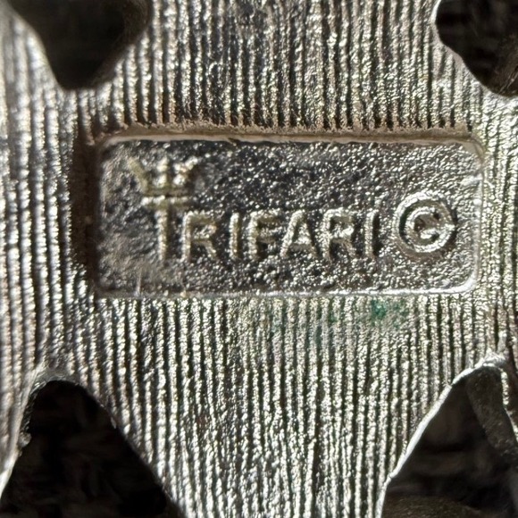 Vintage Crown Trifari Silver Tone Filigree Cross Pendant Gothic Revival - Picture 2 of 10